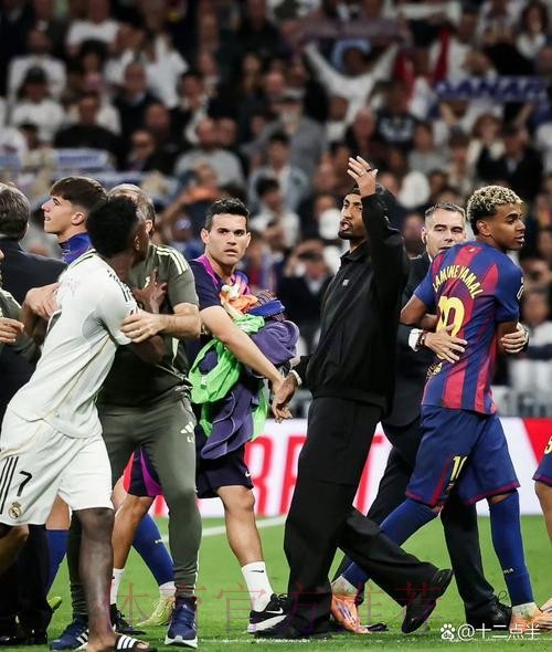 马卡:本泽马、卡瓦哈尔周末联赛出战加的斯成疑 马卡:本泽马、卡瓦哈尔周末联赛出战加的斯成疑