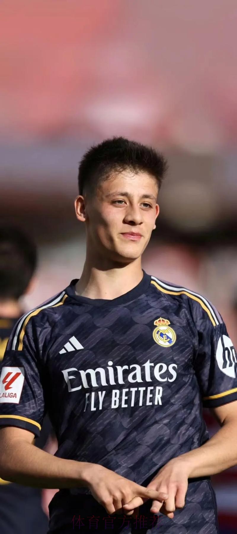 官方:格拉纳达签下皇马右边锋索罗 双方签约5年 官方:格拉纳达签下皇马右边锋索罗 双方签约5年